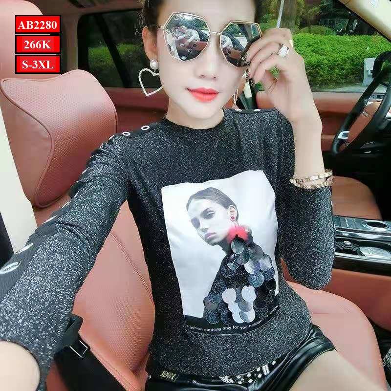 (AB2280) Áo thun nữ dài tay cổ cao họa tiết cô gái tay đính hàng cúc điệu đà