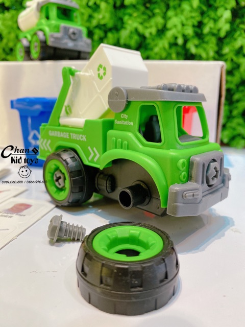 Bộ tháo lắp sửa chữa 2 xe tải kèm 4 thùng rác vệ sinh môi trường  cho bé