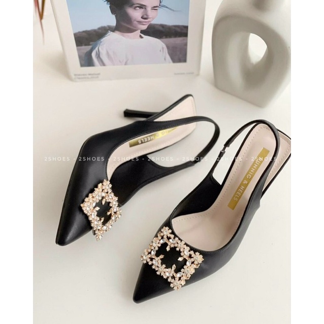 Giày sandal bít mũi hoa đá vuông quai hậu gót nhọn 7p chảnh dã man