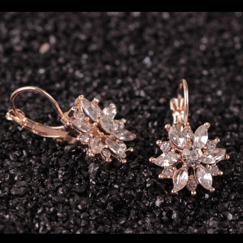 Bông tai thiết kế hình hoa đính đá sang trọng cho nữ