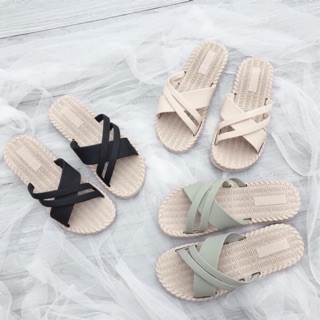 Dép Sandal đi biển quai chéo