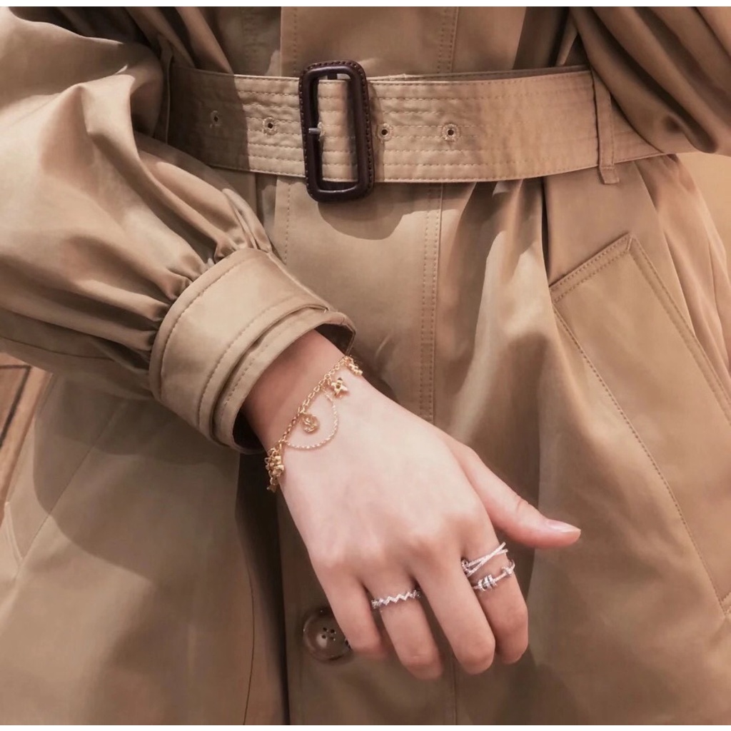 Vòng Đeo Tay Họa Tiết Chữ Louis Vuitton Thời Trang Thanh Lịch Sang Trọng