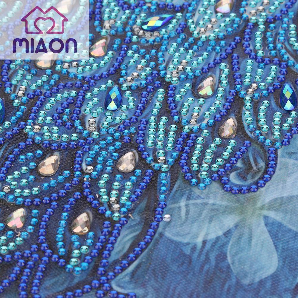 Bộ tranh đính đá 5D DIY hình con công trang trí nhà ở