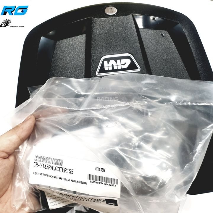 Combo thùng giữa Givi G12N 12L kèm pát gắn cho xe Exciter 155 chính hãng