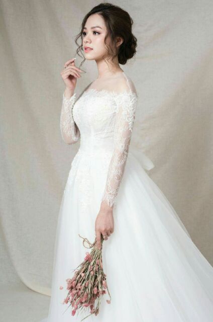 Váy cưới thiết kế kèm von dài 2.5m