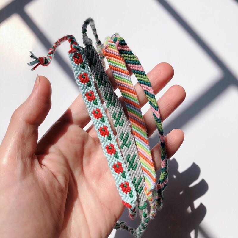 Vòng friendship thắt chỉ handmade - hình hoa hồng