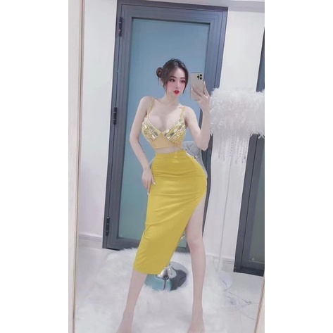 Đầm thiết kế ôm body xẻ đùi