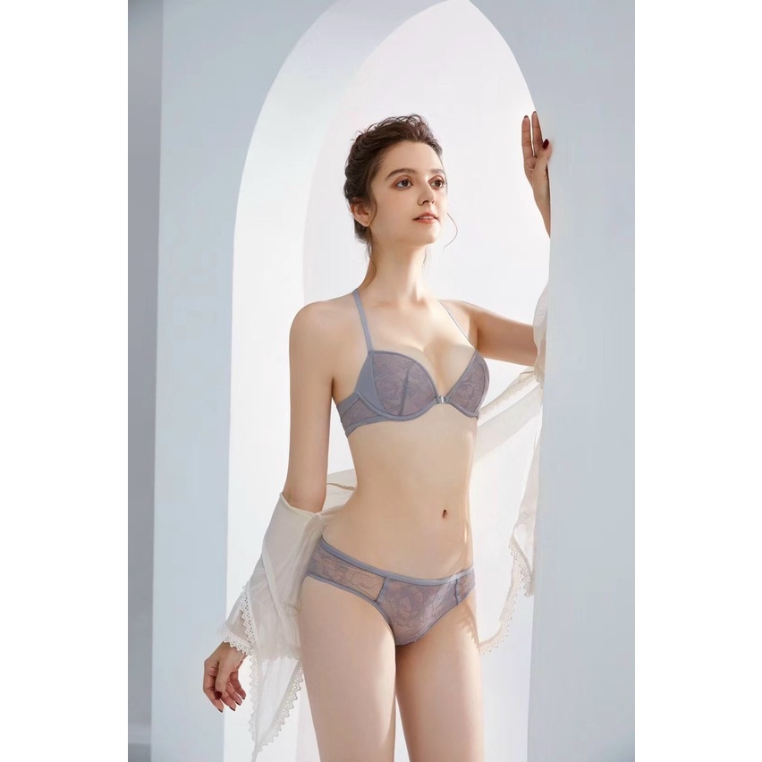 Bộ đồ lót B067 cài trước có gọng đệm vừa