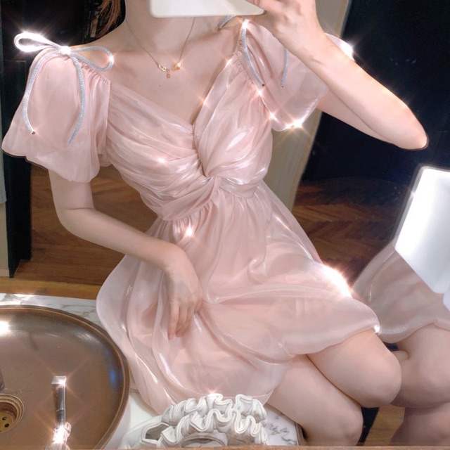 Đầm voan kính tay phồng phong cách sang trọng