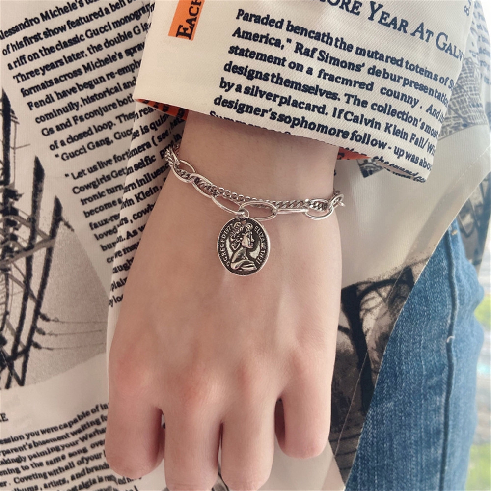 Vòng Tay Mặt Hình Chân Dung Phong Cách Retro Thời Trang Nữ