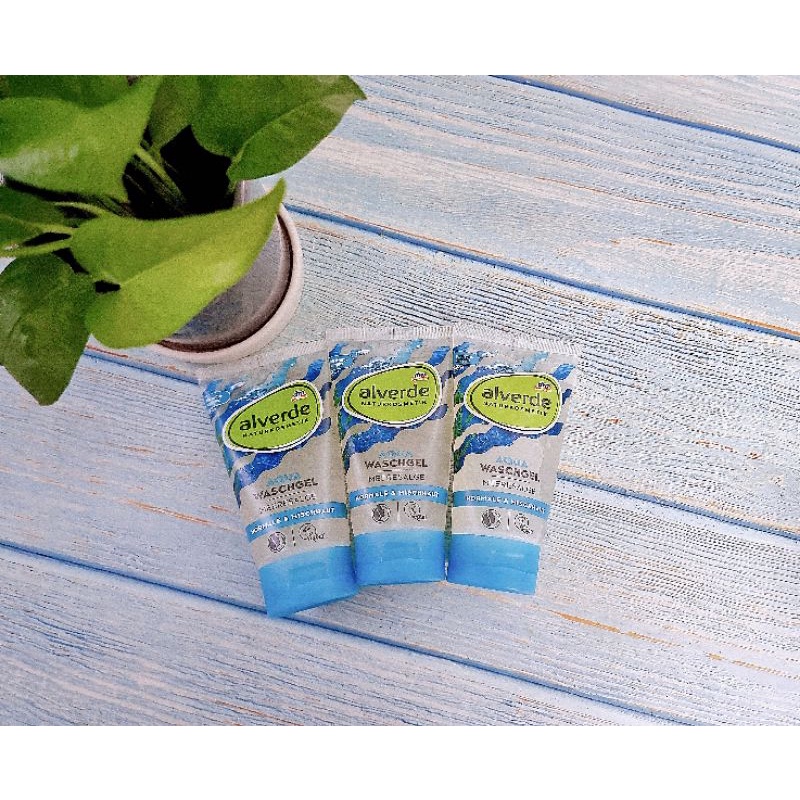Sữa rửa mặt Alverde Aqua dạng gel chiết xuất tảo biển 150ml