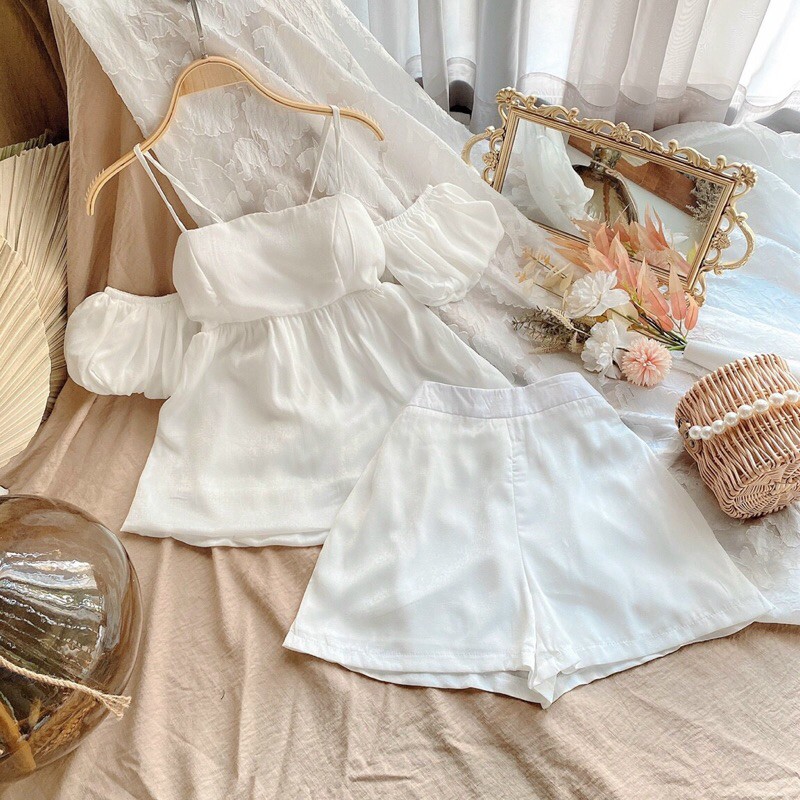 SET ÁO TRẮNG RỚT VAI TAY PHỒNG SHORT