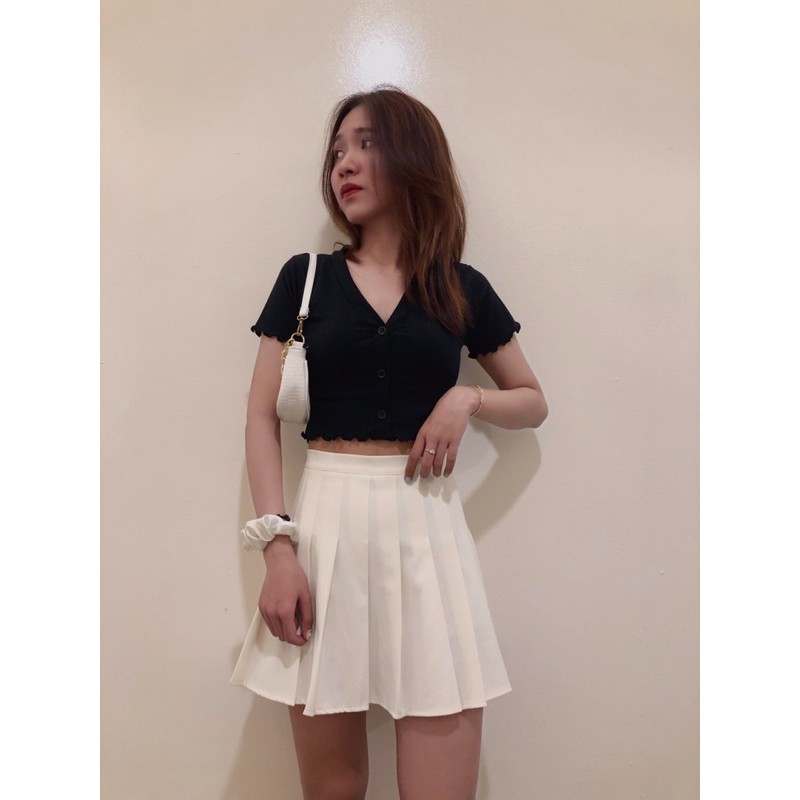 [Mã WASTUP giảm 10% tối đa 30K đơn 99K] 🍓🍓Áo Croptop cổ V 3 nút viền cuốn biên📷 Ảnh shop tự chụp📷 | BigBuy360 - bigbuy360.vn