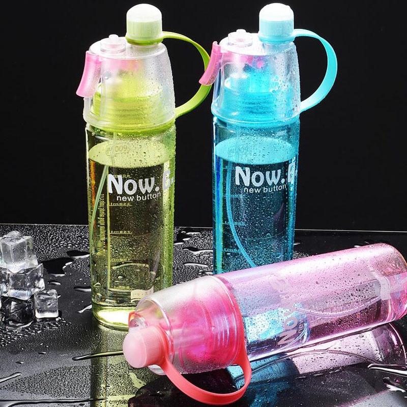 Bình Nước Thể Thao Bằng Nhựa 600Ml Có Vòi Xịt Tiện Dụng