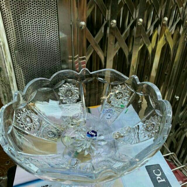 Đĩa thủy tinh 3 chân cực đẹp