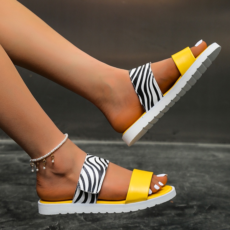 Dép IELGY đế bằng hở mũi khóa quai dán phối màu cho nữ