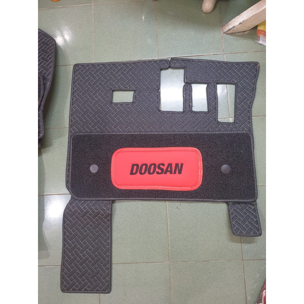 THẢM ĐỂ CHÂN MÁY DOOSAN DX55 DX140