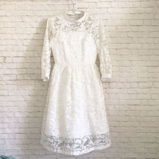 Đầm midi ren hoa Marc (65)
