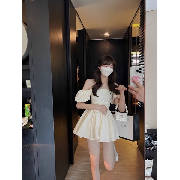 Đầm xoè rớt tay phồng nhúm lưng