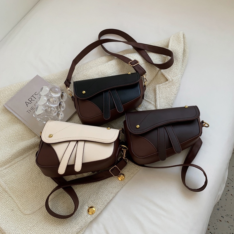 Túi Đeo Vai Hình Yên Ngựa Phối Dây Xích Thời Trang Cao Cấp Cho Nữ