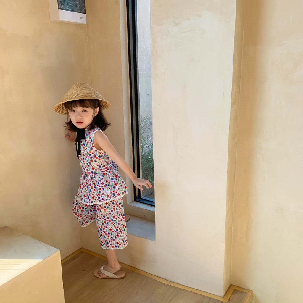 Set quần áo hoạ tiết hoa cho bé