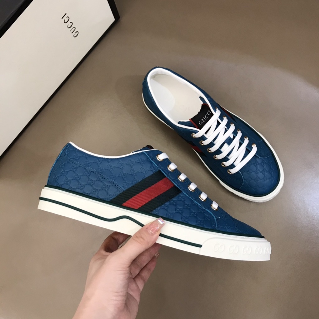 Giày sneakers nam da thật GUCCI GG GC họa tiết in nổi trên mặt da cổ điển kết hợp với kiểu dáng trẻ trung mới lạ