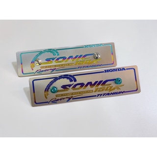 Bảng tên titan trước xe Sonic 2D 3D điện phân kèm ốc salya hoặc gr5