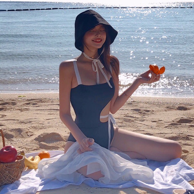 Bikini buộc eo siêu xinh - 2 màu