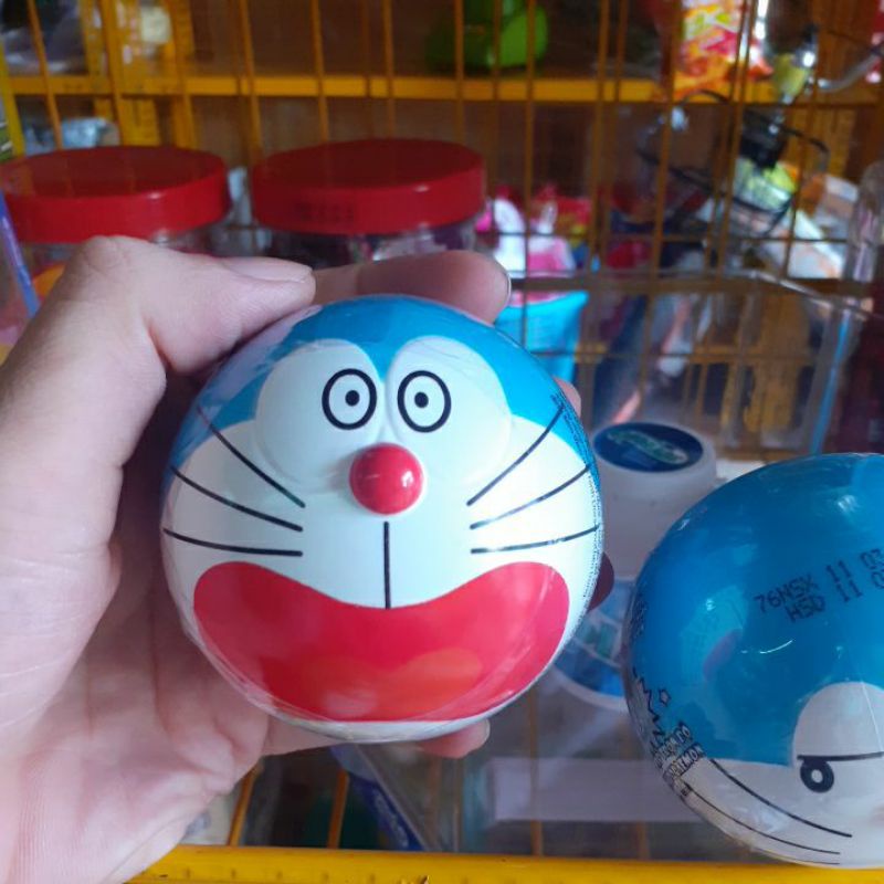 Bóng Doraemon kẹo gum hương cam Lotte ( có mô hình doraemon xinh xắn bên trong )