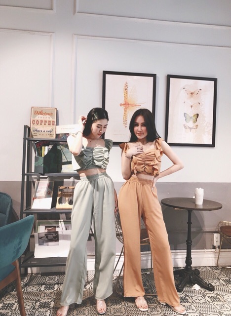 Set áo croptop hai dây bèo quần culottes ống xuông