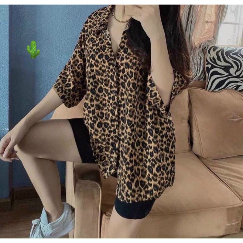 Áo Sơ mi tay ngắn form cực rộng vải họa tiết da beo , Chất vải kate lụa 100d, Size dưới 60kg