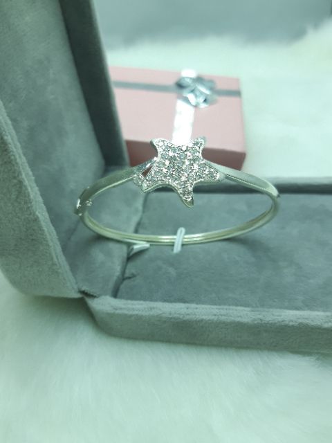 Vòng tay bạc nữ