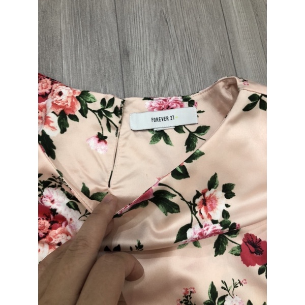 Áo f21 lụa satin hoa hồng size S M