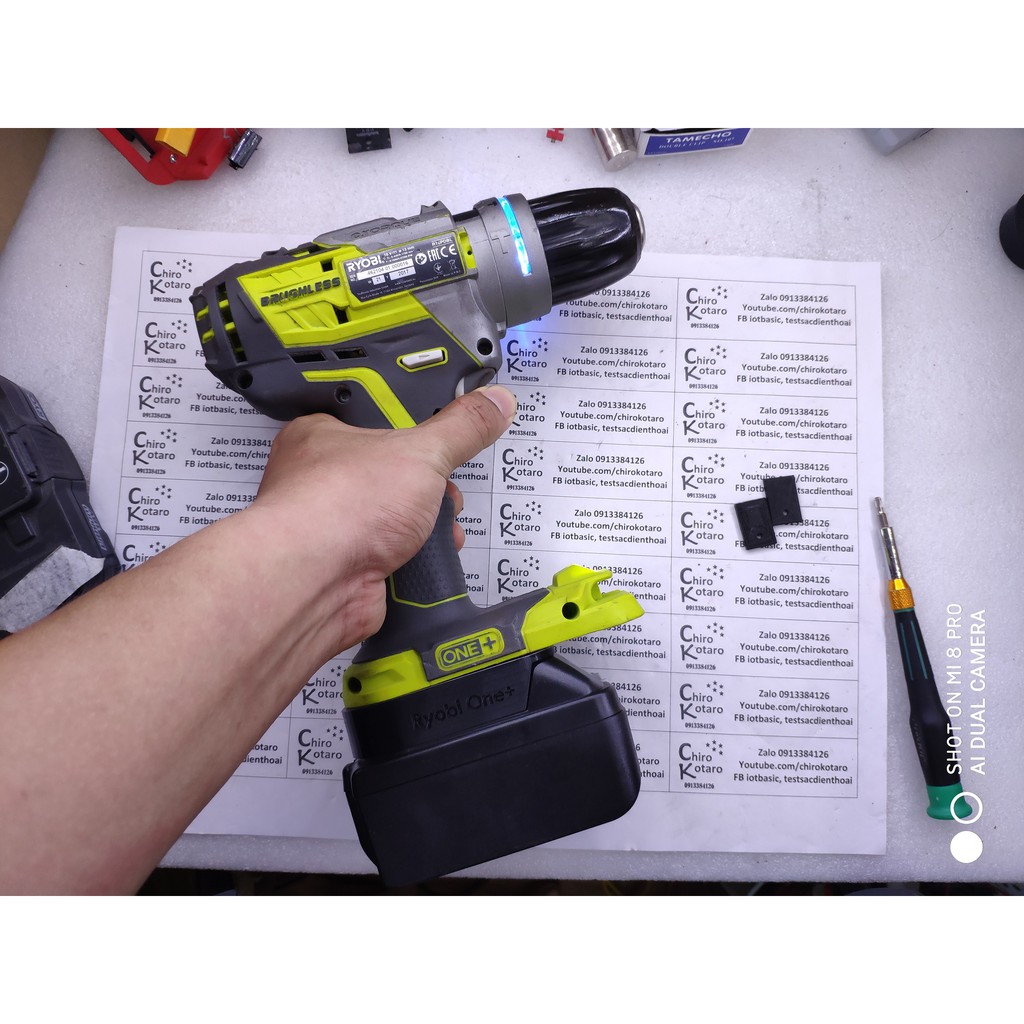 Đế chuyển chân khoan, vit Ryobi 18V One+ sang dùng hộp pin cài Makita LXT