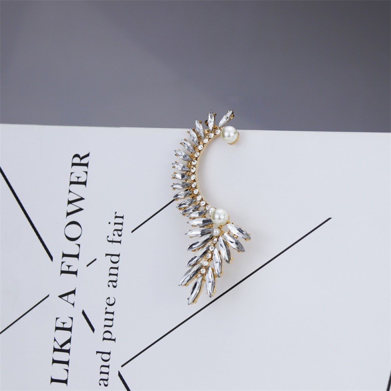 Hoa tai đính đá gài chỉ có 1 chiếc phong cách âu mỹ - Khanturban.vn