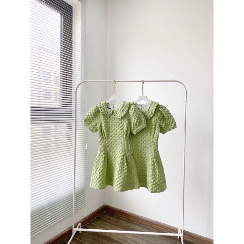 Đầm xanh bơ sibling house