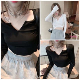 Áo cổ chữ v