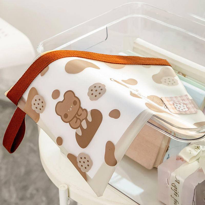 ⭐ iLado ⭐ Túi đựng tài liệu túi đựng bút với túi zip nhỏ tay cầm  A4/A5/B6 Bìa đựng tài liệu trong suốt Little bear Hoạt Hình Khóa Kéo túi đựng tài liệu file Hộp đựng storage dễ thương cute đồ dùng học tập học sinh Chống ẩm và chống bụi