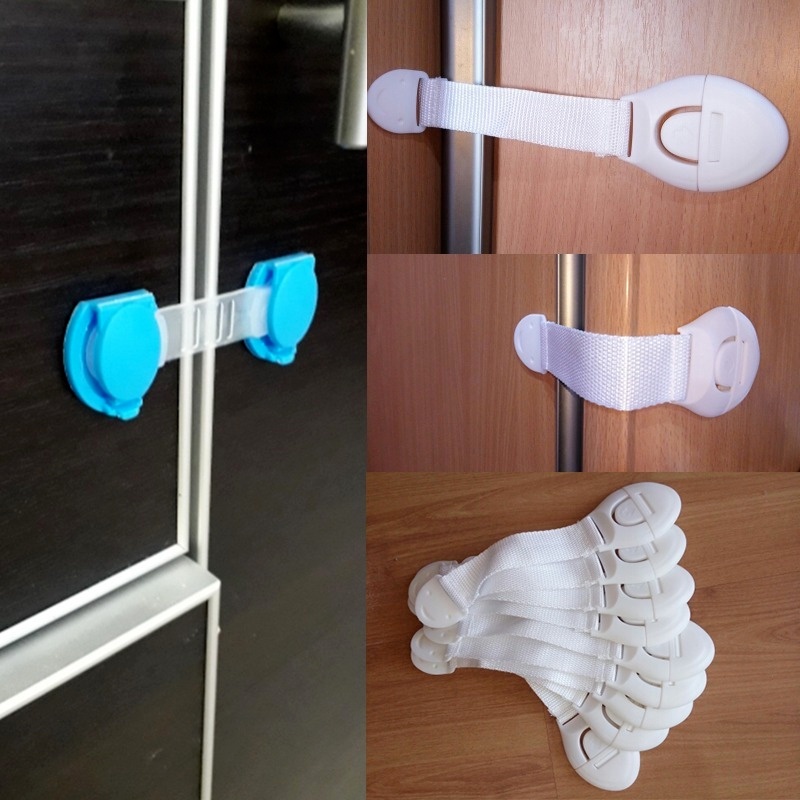 1 Khóa Cửa Tủ An Toàn Cho Bé