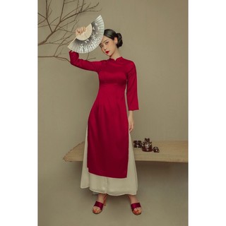 Áo dài truyền thống cách Tân tằm ướt màu đỏ đậm