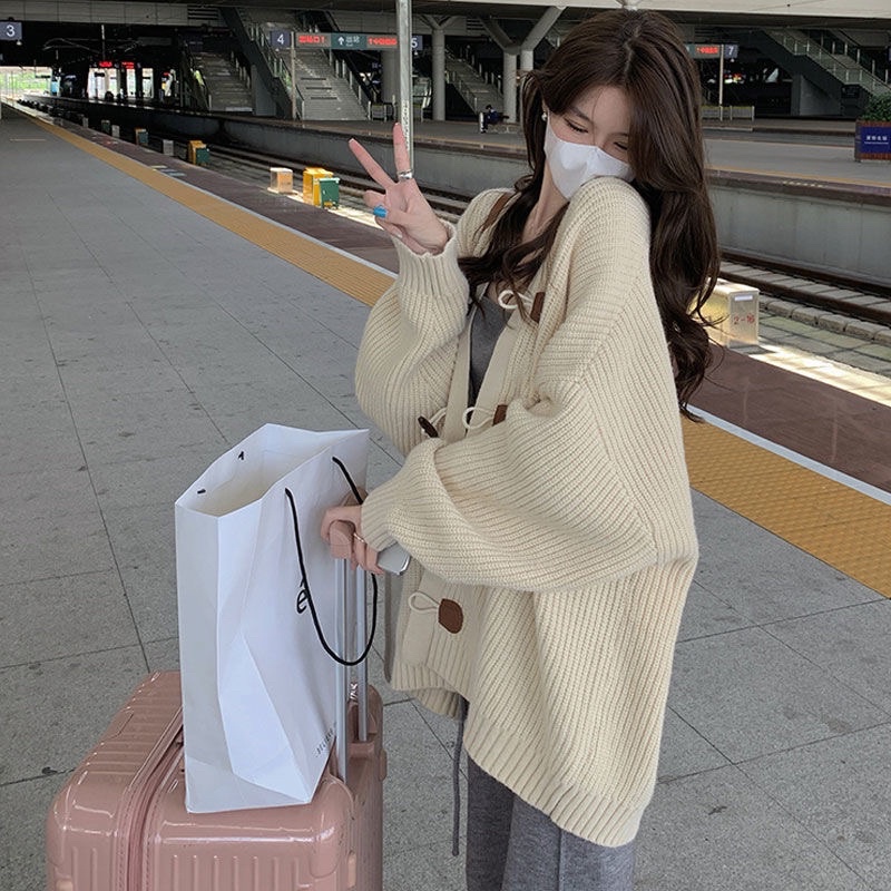 Áo khoác len cardigan màu kem khuy sừng dáng rộng kiểu dáng basic thời trang nam