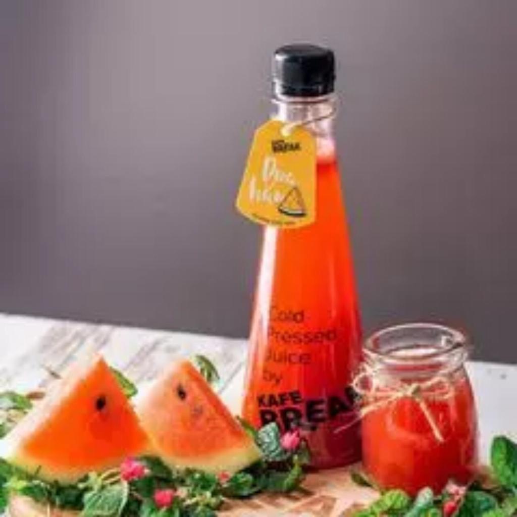 ( Cực rẻ) 50 chai nhựa tam giác đựng trà sữa kèm nắp, chai hình tháp 330ml