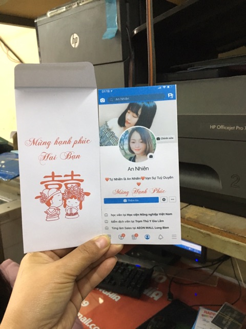 Phong bì in wall facebook đi mừng cưới
