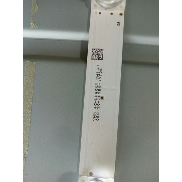 Bộ Led TCL L40S62 củ do TiVi hư màn 3 thanh led sáng ok hết,8 bóng 1 thanh,mã Led xem trên hình.a,em cần thay khách..
