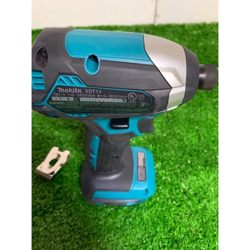 vít makita 18v