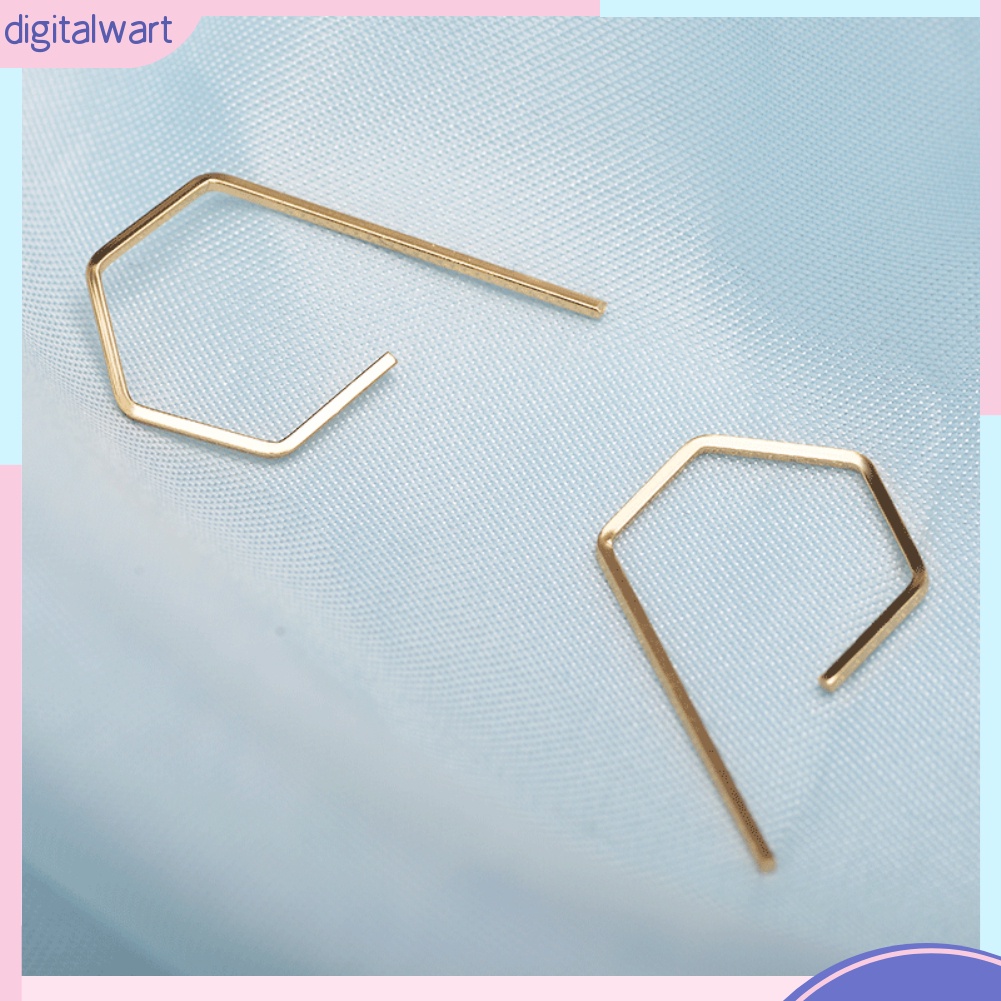 Khuyên tai làm bằng kim loại phong cách thời trang nữ