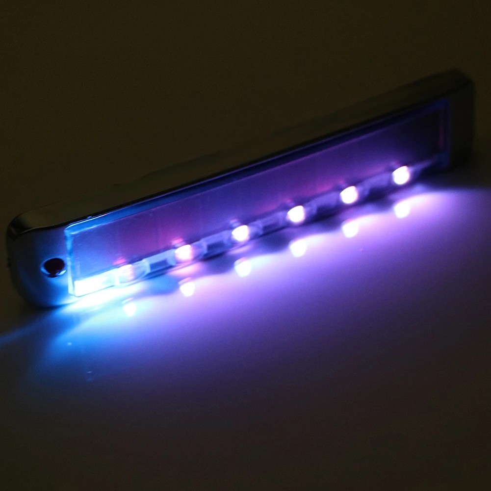 Đèn LED năng lượng mặt trời trang trí cửa xe hơi