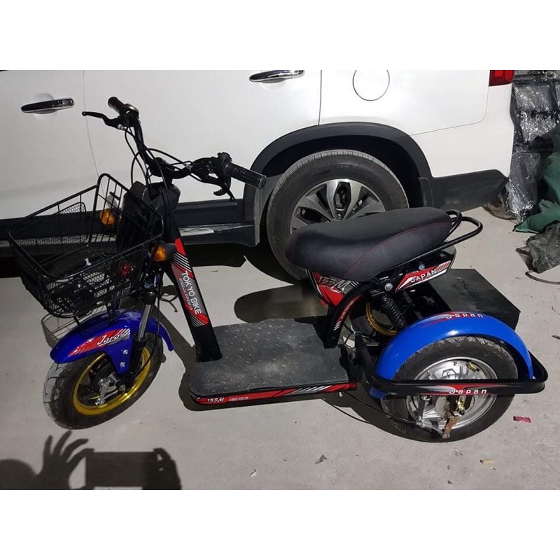 Xe ba bánh cho người già và khuyết tật.