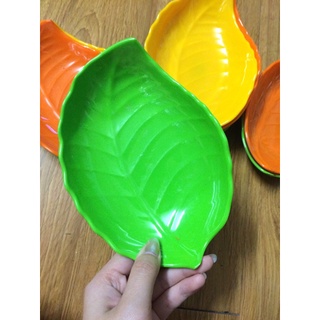 Đĩa nhựa Việt Nhật hình chiếc lá 18cm