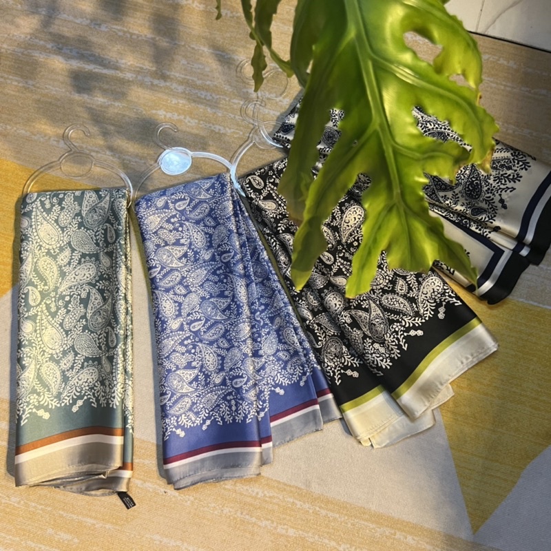 Khăn bandana lụa vuông in hình lá size 70cm